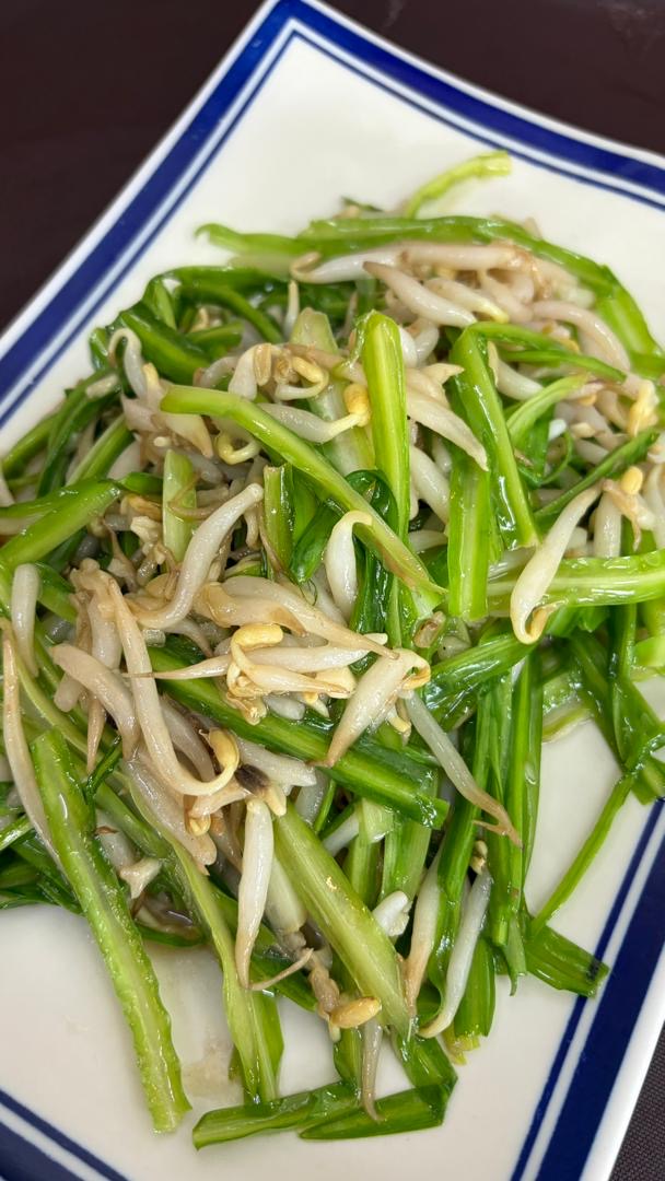 青龙芽菜 Garlic Chives with Bean Sprouts